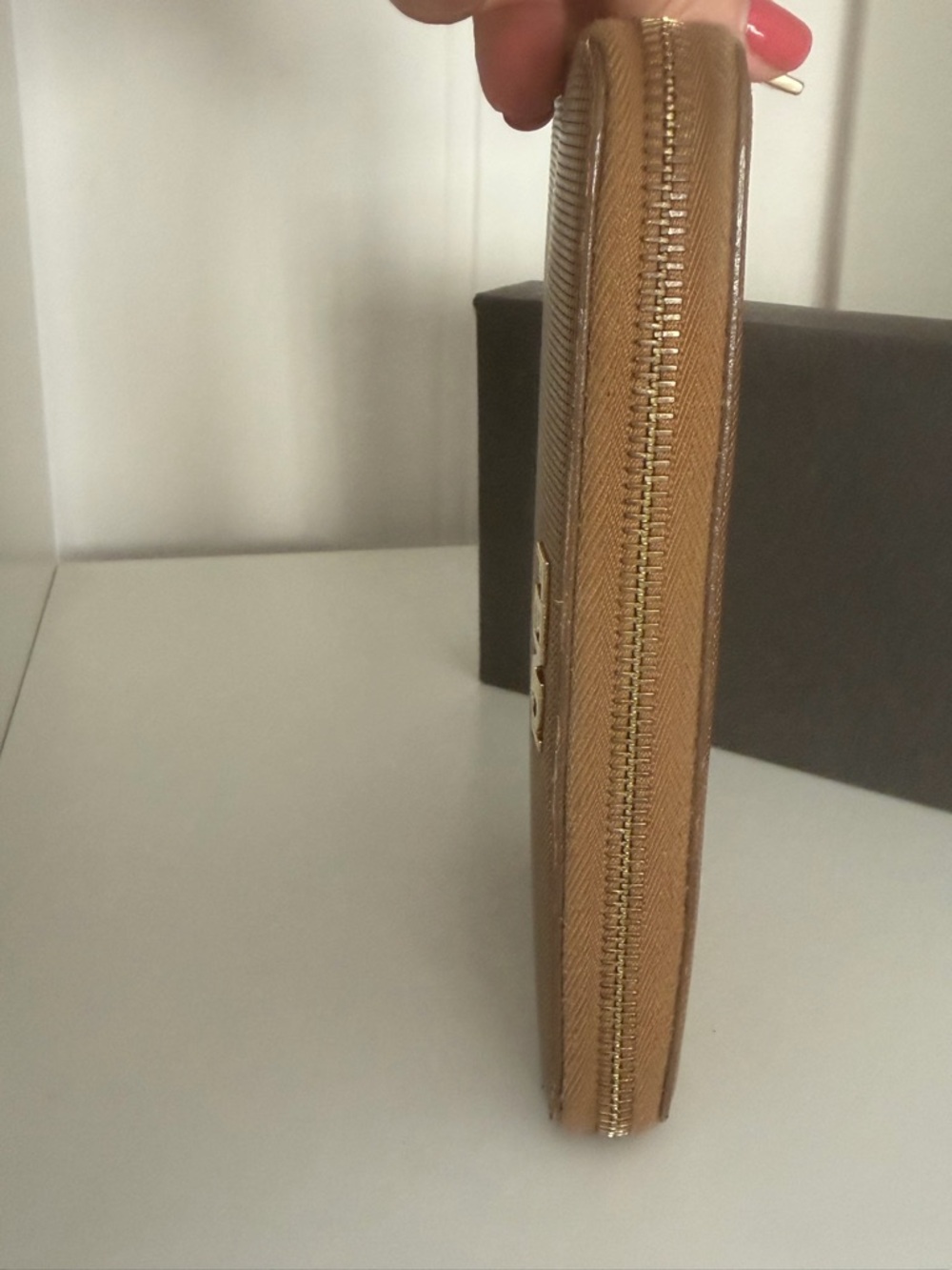 Fendi Vitello Logo Zip Around Wallet – Metallic Gold ✨ - Picture 5 of 14